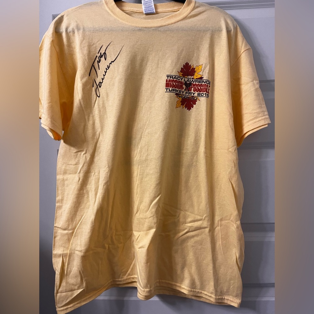 TRACY LAWRENCE SIGNED NEVER WORN SHIRT, SIZE L